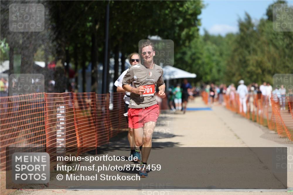 07.09.2025 - 19. Norderstedt Triathlon Michael Strokosch http://msf.ph/oto/8757459 07.09.2025 13:13:10 Laufen 701, 1362 meine-sportfotos.de