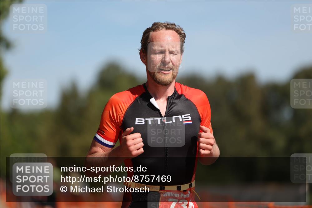 07.09.2025 - 19. Norderstedt Triathlon Michael Strokosch http://msf.ph/oto/8757469 07.09.2025 12:04:34 Laufen 138, 303, 736, 819 meine-sportfotos.de