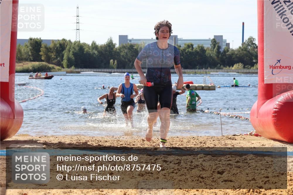 07.09.2025 - 19. Norderstedt Triathlon Luisa Fischer http://msf.ph/oto/8757475 07.09.2025 11:47:30 Schwimmen 239, 243, 1243, 1277, 1338 meine-sportfotos.de