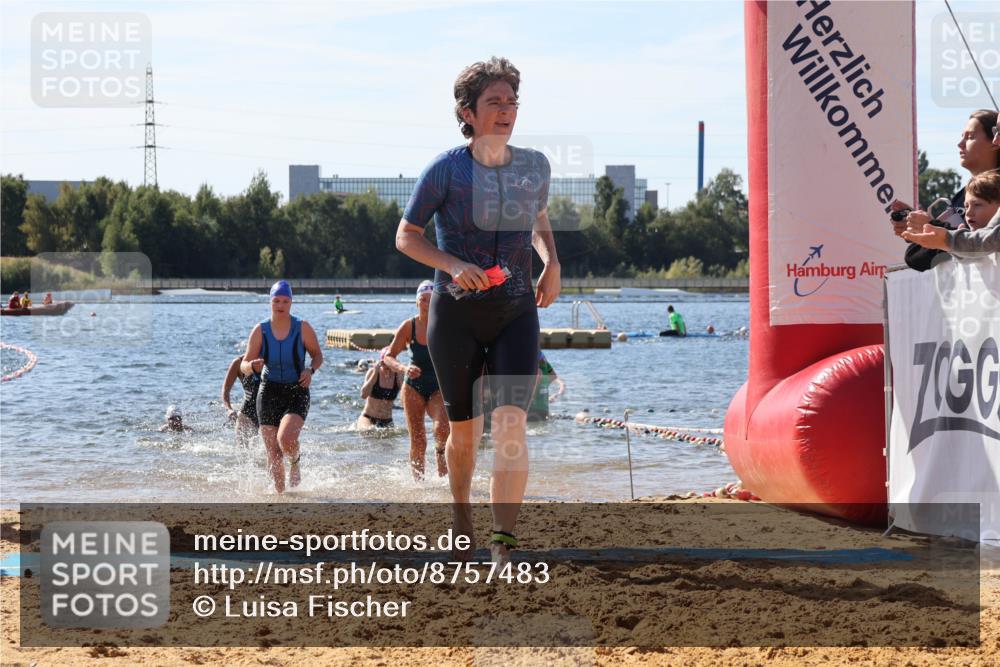 07.09.2025 - 19. Norderstedt Triathlon Luisa Fischer http://msf.ph/oto/8757483 07.09.2025 11:47:31 Schwimmen 239, 243, 1243, 1277 meine-sportfotos.de