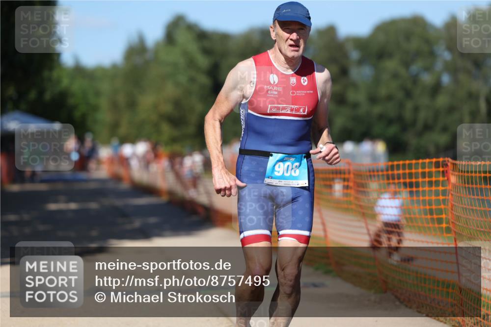 07.09.2025 - 19. Norderstedt Triathlon Michael Strokosch http://msf.ph/oto/8757495 07.09.2025 14:55:25 Laufen 908, 972, 1027 meine-sportfotos.de