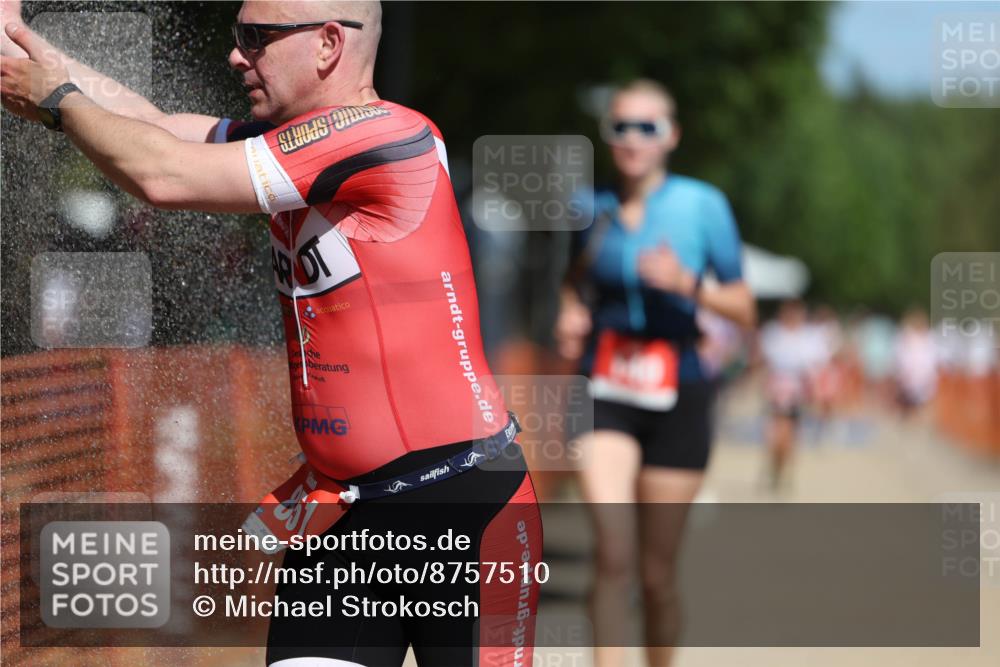 07.09.2025 - 19. Norderstedt Triathlon Michael Strokosch http://msf.ph/oto/8757510 07.09.2025 12:51:01 Laufen 140, 739, 851, 1224 meine-sportfotos.de
