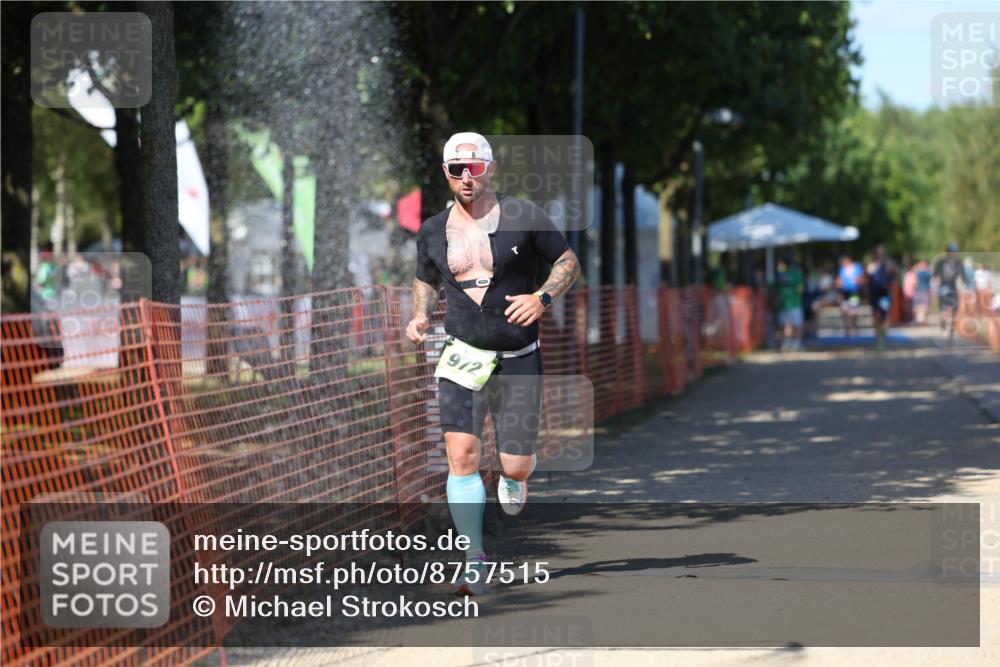 07.09.2025 - 19. Norderstedt Triathlon Michael Strokosch http://msf.ph/oto/8757515 07.09.2025 14:55:30 Laufen 972 meine-sportfotos.de