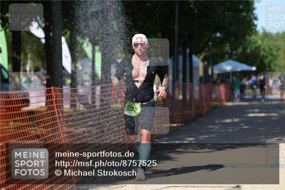 07.09.2025 - 19. Norderstedt Triathlon Michael Strokosch http://msf.ph/oto/8757525 07.09.2025 14:55:30 Laufen 972 meine-sportfotos.de