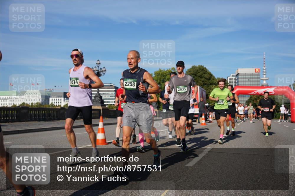 07.09.2025 - BARMER Alsterlauf Yannick Fuchs http://msf.ph/oto/8757531 07.09.2025 09:38:51 Laufen 3874, 62, 2258, 2935, 224, 391, 2078 meine-sportfotos.de
