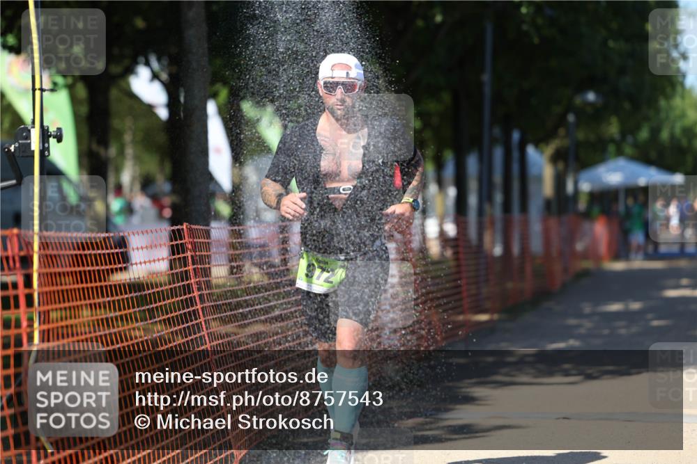 07.09.2025 - 19. Norderstedt Triathlon Michael Strokosch http://msf.ph/oto/8757543 07.09.2025 14:55:31 Laufen 972 meine-sportfotos.de