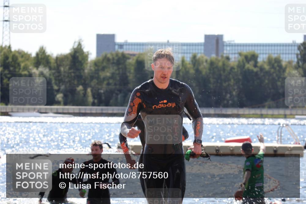 07.09.2025 - 19. Norderstedt Triathlon Luisa Fischer http://msf.ph/oto/8757560 07.09.2025 13:33:31 Schwimmen 863, 879, 1014 meine-sportfotos.de
