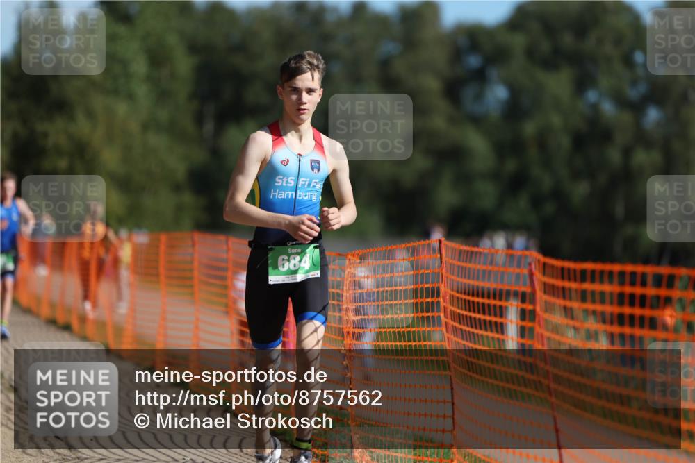 07.09.2025 - 19. Norderstedt Triathlon Michael Strokosch http://msf.ph/oto/8757562 07.09.2025 10:43:23 Laufen 676, 684 meine-sportfotos.de