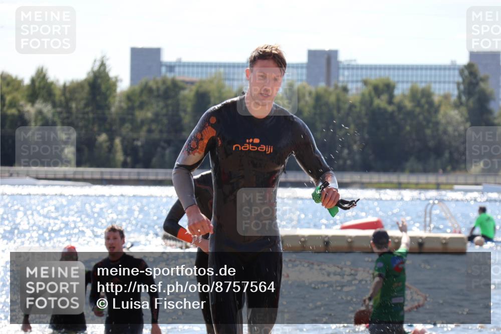 07.09.2025 - 19. Norderstedt Triathlon Luisa Fischer http://msf.ph/oto/8757564 07.09.2025 13:33:31 Schwimmen 863, 879, 1014 meine-sportfotos.de