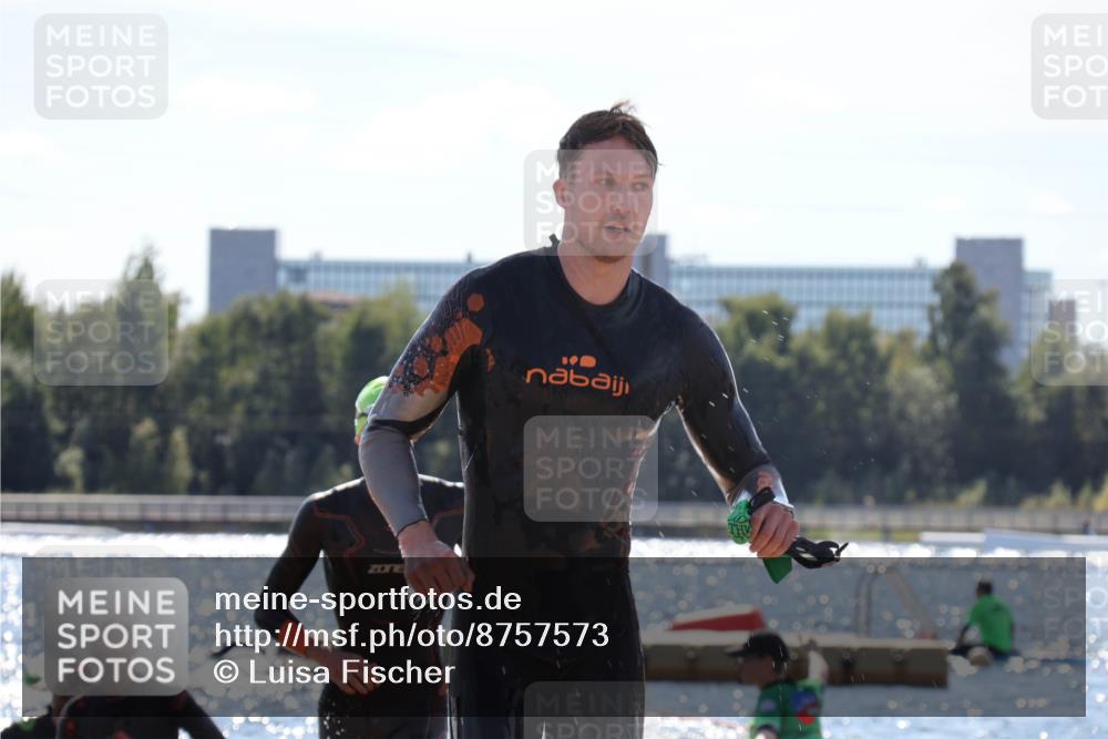 07.09.2025 - 19. Norderstedt Triathlon Luisa Fischer http://msf.ph/oto/8757573 07.09.2025 13:33:32 Schwimmen 863, 879, 1014 meine-sportfotos.de