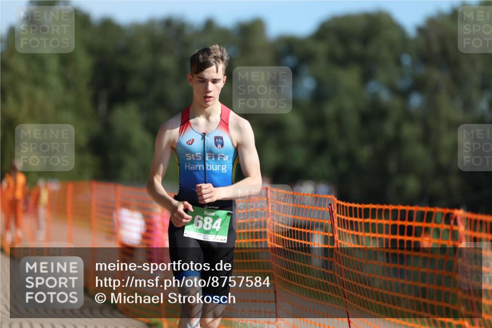 07.09.2025 - 19. Norderstedt Triathlon Michael Strokosch http://msf.ph/oto/8757584 07.09.2025 10:43:24 Laufen 676, 684 meine-sportfotos.de