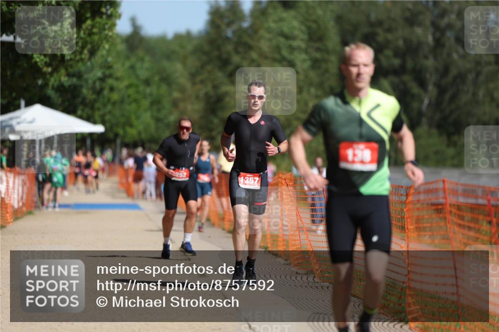 07.09.2025 - 19. Norderstedt Triathlon Michael Strokosch http://msf.ph/oto/8757592 07.09.2025 12:04:39 Laufen 138, 252, 1357 meine-sportfotos.de