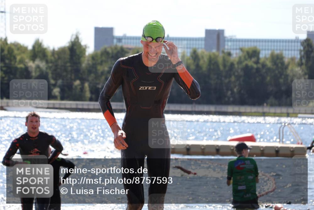 07.09.2025 - 19. Norderstedt Triathlon Luisa Fischer http://msf.ph/oto/8757593 07.09.2025 13:33:33 Schwimmen 879, 1014, 1406 meine-sportfotos.de
