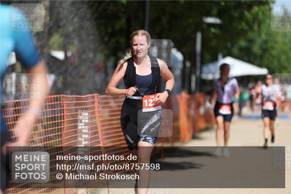 07.09.2025 - 19. Norderstedt Triathlon Michael Strokosch http://msf.ph/oto/8757598 07.09.2025 12:51:04 Laufen 140, 293, 738, 851, 1224 meine-sportfotos.de