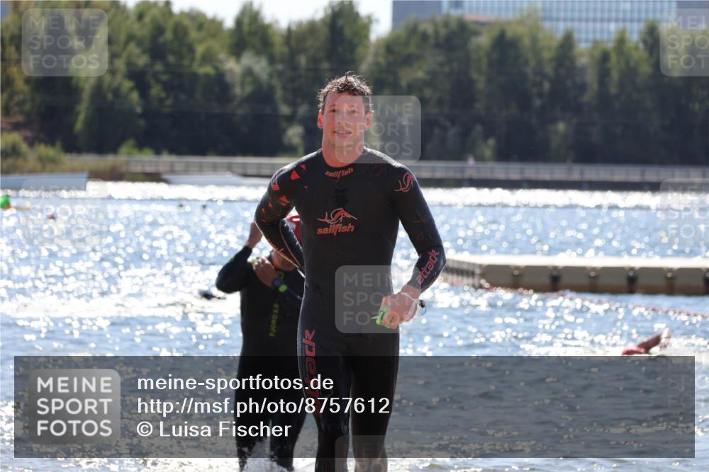 07.09.2025 - 19. Norderstedt Triathlon Luisa Fischer http://msf.ph/oto/8757612 07.09.2025 13:33:36 Schwimmen 879, 1014, 1406 meine-sportfotos.de