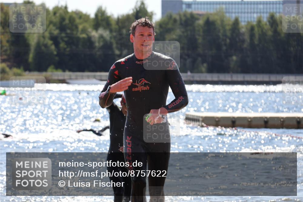 07.09.2025 - 19. Norderstedt Triathlon Luisa Fischer http://msf.ph/oto/8757622 07.09.2025 13:33:37 Schwimmen 879, 1014, 1406 meine-sportfotos.de