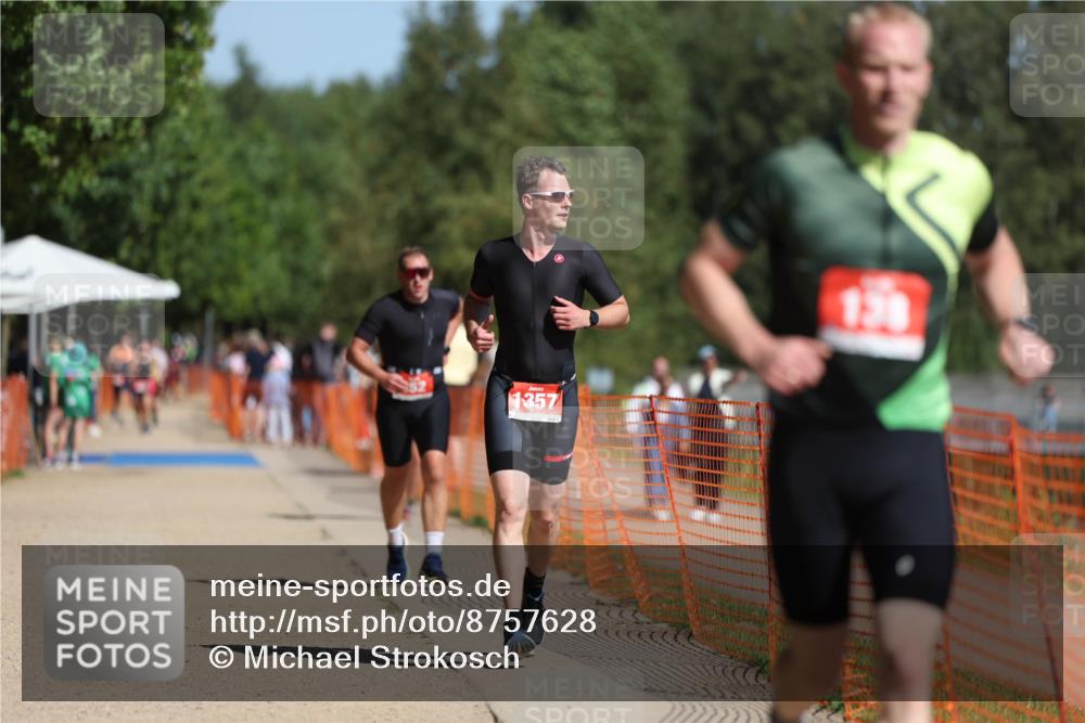 07.09.2025 - 19. Norderstedt Triathlon Michael Strokosch http://msf.ph/oto/8757628 07.09.2025 12:04:40 Laufen 138, 252, 1357 meine-sportfotos.de