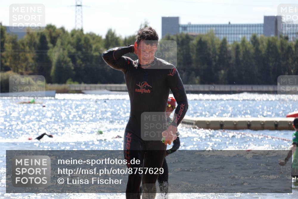 07.09.2025 - 19. Norderstedt Triathlon Luisa Fischer http://msf.ph/oto/8757629 07.09.2025 13:33:38 Schwimmen 879, 964, 1014, 1406 meine-sportfotos.de