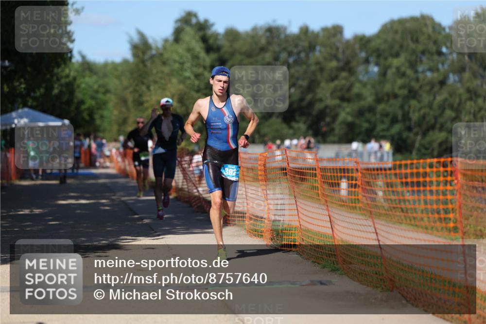 07.09.2025 - 19. Norderstedt Triathlon Michael Strokosch http://msf.ph/oto/8757640 07.09.2025 14:55:41 Laufen 392, 876, 1026 meine-sportfotos.de