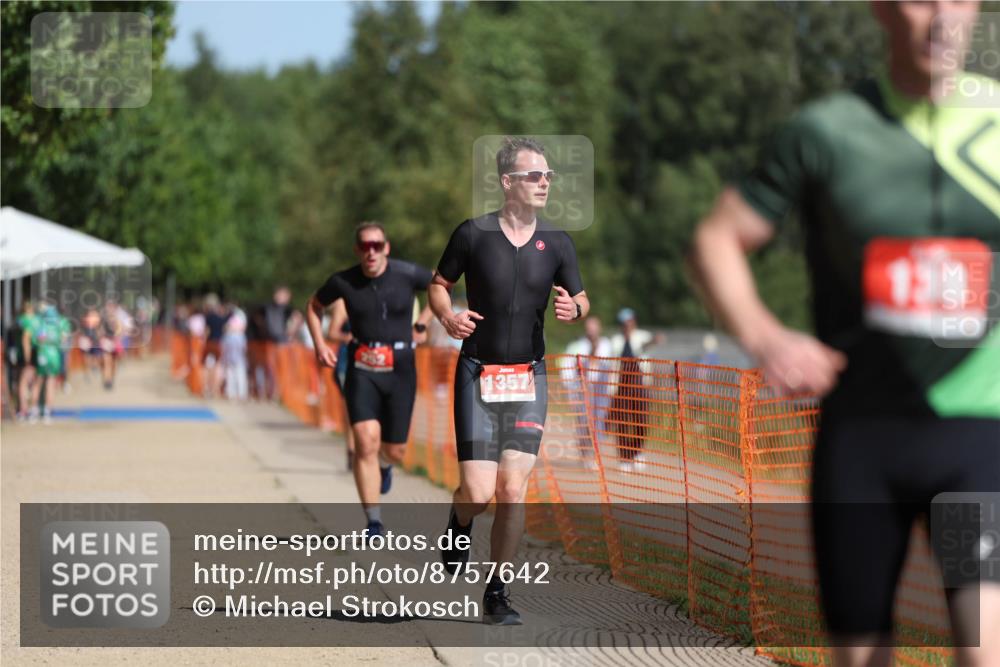 07.09.2025 - 19. Norderstedt Triathlon Michael Strokosch http://msf.ph/oto/8757642 07.09.2025 12:04:40 Laufen 138, 252, 1357 meine-sportfotos.de