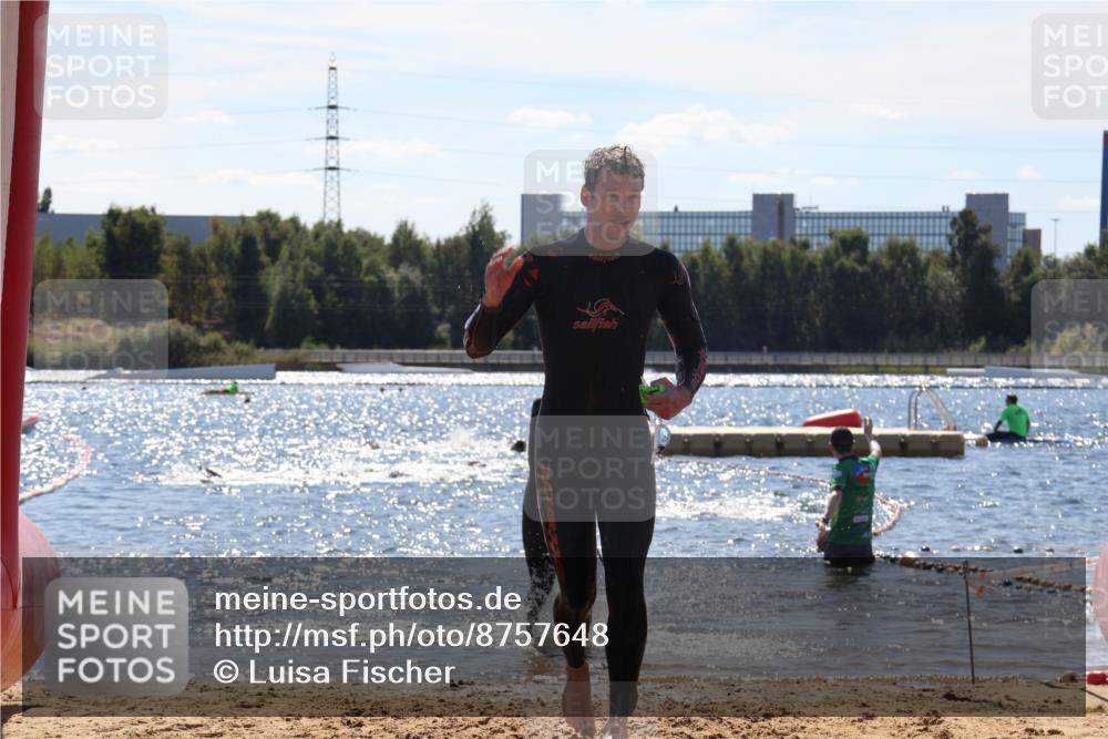 07.09.2025 - 19. Norderstedt Triathlon Luisa Fischer http://msf.ph/oto/8757648 07.09.2025 13:33:39 Schwimmen 879, 964, 1014, 1406 meine-sportfotos.de