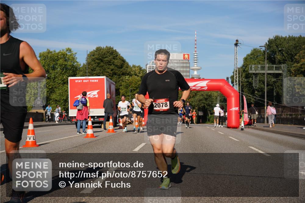 07.09.2025 - BARMER Alsterlauf Yannick Fuchs http://msf.ph/oto/8757652 07.09.2025 09:38:53 Laufen 3727, 5150, 2078 meine-sportfotos.de