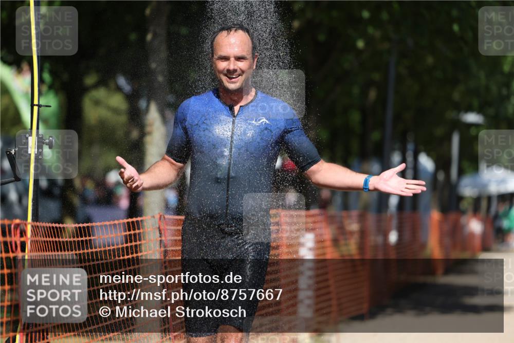 07.09.2025 - 19. Norderstedt Triathlon Michael Strokosch http://msf.ph/oto/8757667 07.09.2025 13:13:24 Laufen 222 meine-sportfotos.de