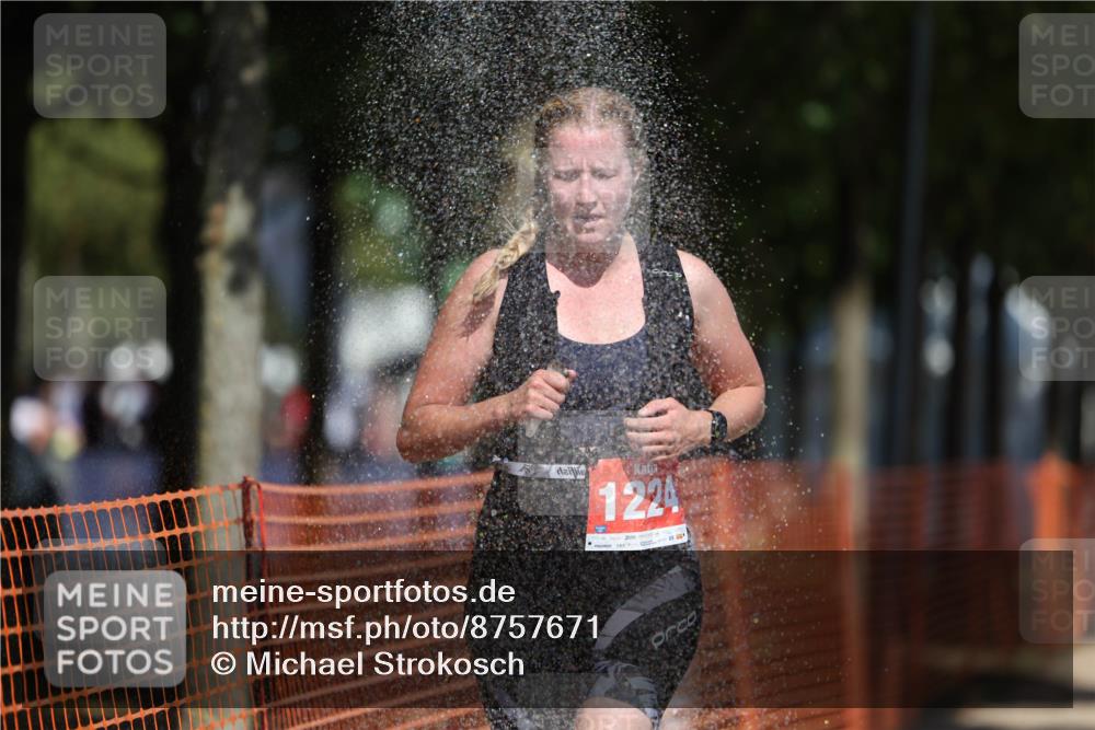 07.09.2025 - 19. Norderstedt Triathlon Michael Strokosch http://msf.ph/oto/8757671 07.09.2025 12:51:05 Laufen 140, 293, 738, 1224 meine-sportfotos.de