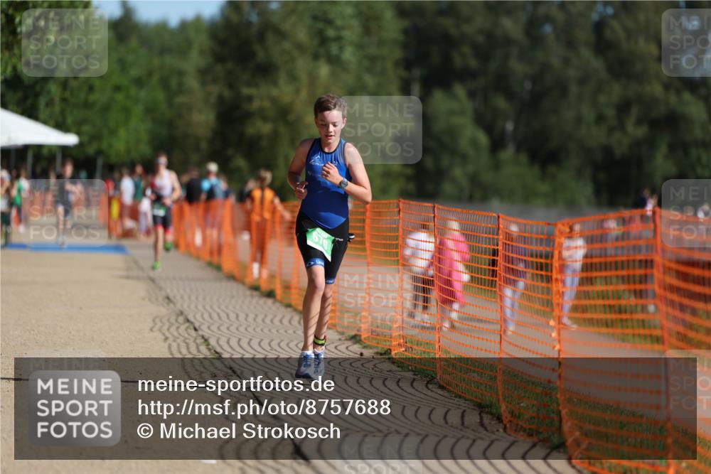 07.09.2025 - 19. Norderstedt Triathlon Michael Strokosch http://msf.ph/oto/8757688 07.09.2025 10:43:27 Laufen 676, 684 meine-sportfotos.de