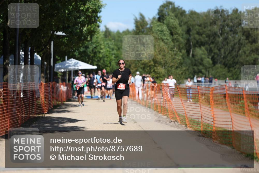 07.09.2025 - 19. Norderstedt Triathlon Michael Strokosch http://msf.ph/oto/8757689 07.09.2025 13:13:29 Laufen 745 meine-sportfotos.de