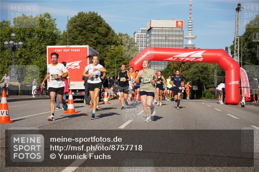 07.09.2025 - BARMER Alsterlauf Yannick Fuchs http://msf.ph/oto/8757718 07.09.2025 09:38:55 Laufen 37, 57, 8347, 517 meine-sportfotos.de