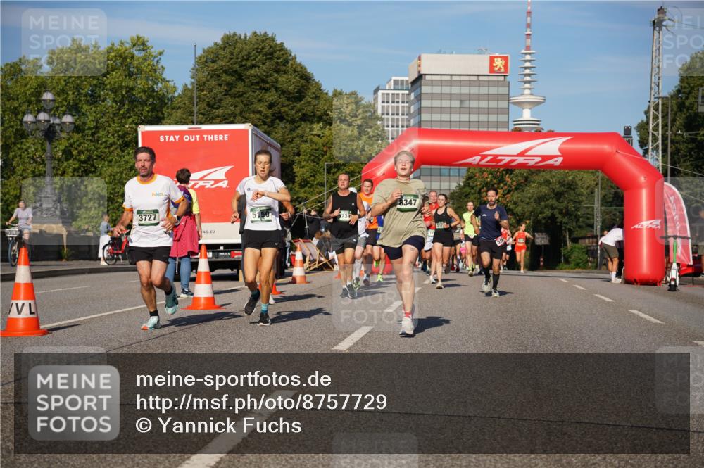 07.09.2025 - BARMER Alsterlauf Yannick Fuchs http://msf.ph/oto/8757729 07.09.2025 09:38:55 Laufen 3727, 1, 8347, 517 meine-sportfotos.de