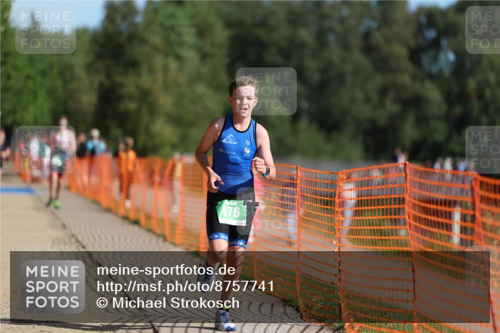07.09.2025 - 19. Norderstedt Triathlon Michael Strokosch http://msf.ph/oto/8757741 07.09.2025 10:43:28 Laufen 676, 684 meine-sportfotos.de