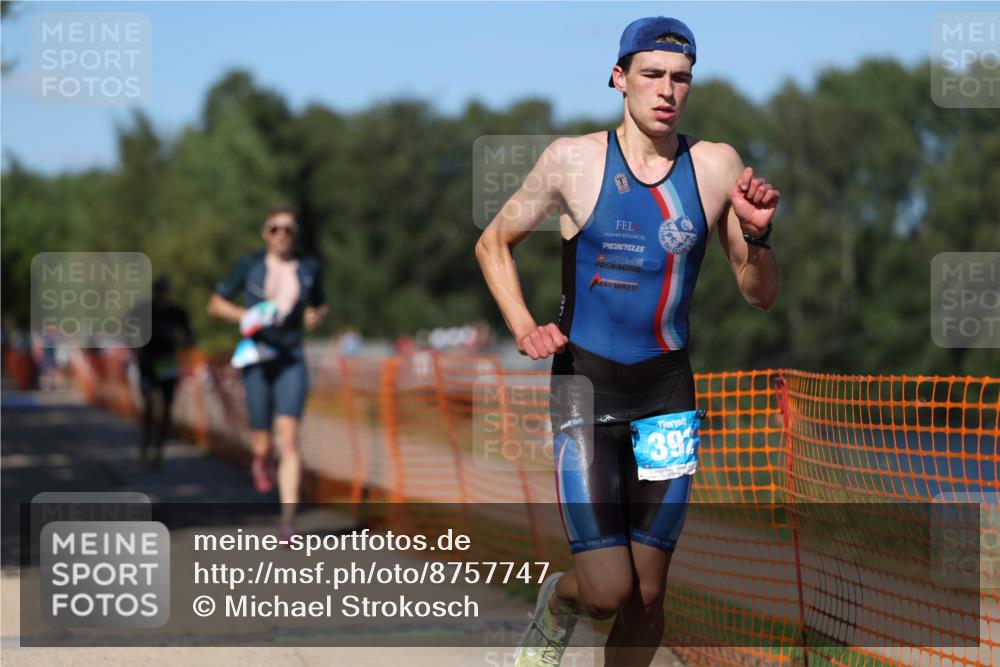 07.09.2025 - 19. Norderstedt Triathlon Michael Strokosch http://msf.ph/oto/8757747 07.09.2025 14:55:42 Laufen 392, 876, 1026 meine-sportfotos.de