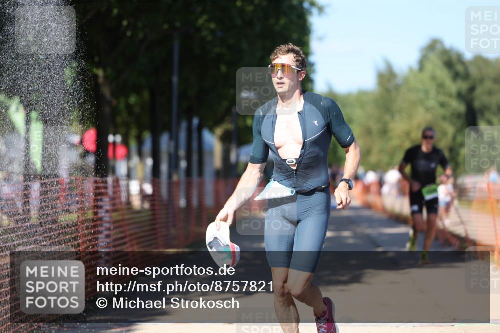 07.09.2025 - 19. Norderstedt Triathlon Michael Strokosch http://msf.ph/oto/8757821 07.09.2025 14:55:45 Laufen 392, 876, 1009, 1026 meine-sportfotos.de