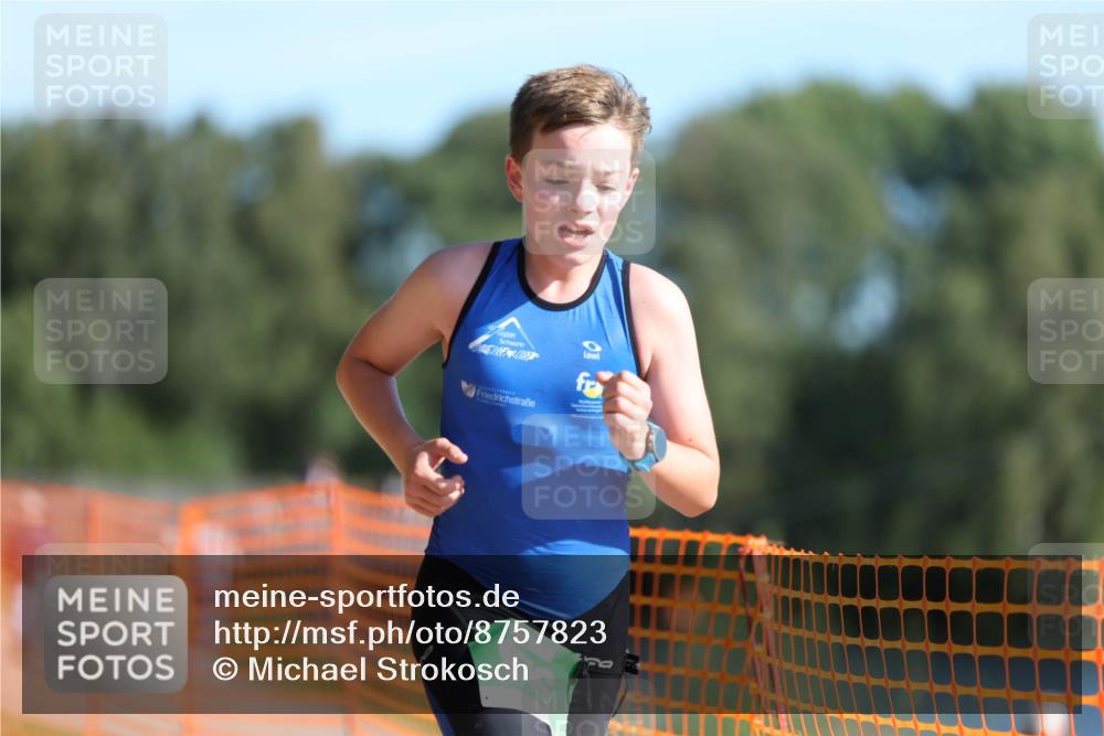07.09.2025 - 19. Norderstedt Triathlon Michael Strokosch http://msf.ph/oto/8757823 07.09.2025 10:43:30 Laufen 676 meine-sportfotos.de