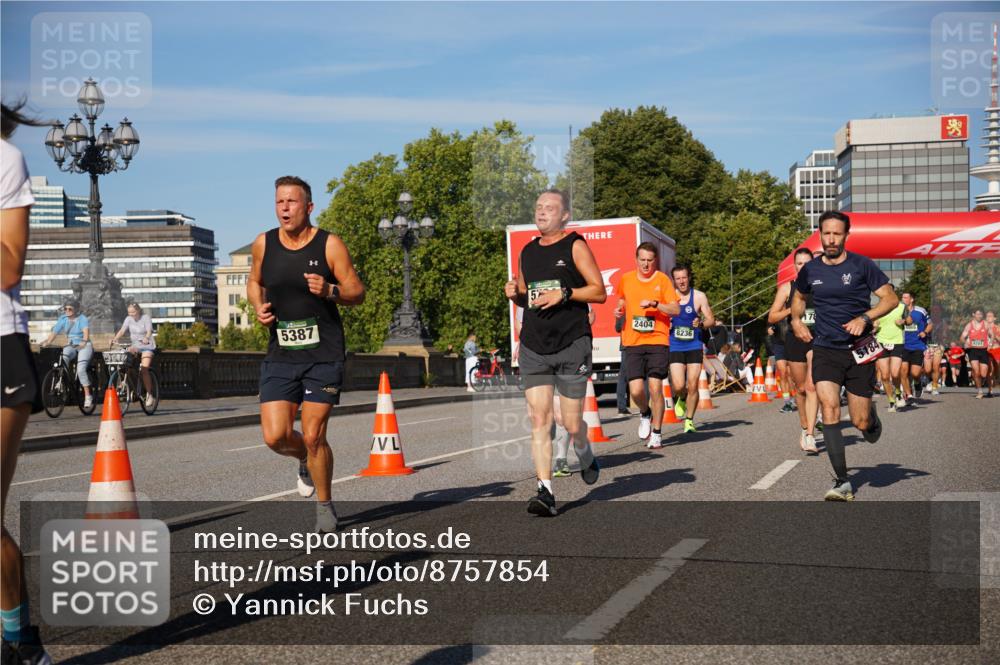 07.09.2025 - BARMER Alsterlauf Yannick Fuchs http://msf.ph/oto/8757854 07.09.2025 09:38:58 Laufen 5387, 2404, 8236, 5184, 4281 meine-sportfotos.de