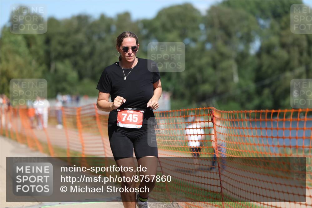 07.09.2025 - 19. Norderstedt Triathlon Michael Strokosch http://msf.ph/oto/8757860 07.09.2025 13:13:35 Laufen 302, 745, 1326 meine-sportfotos.de