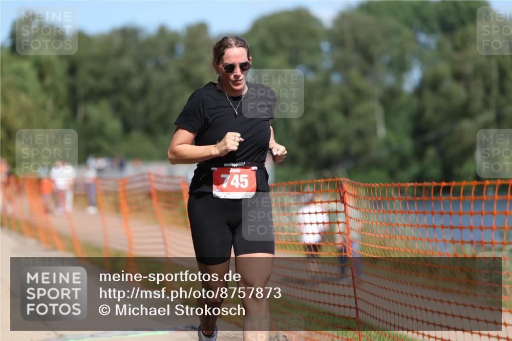 07.09.2025 - 19. Norderstedt Triathlon Michael Strokosch http://msf.ph/oto/8757873 07.09.2025 13:13:35 Laufen 302, 745, 1326 meine-sportfotos.de