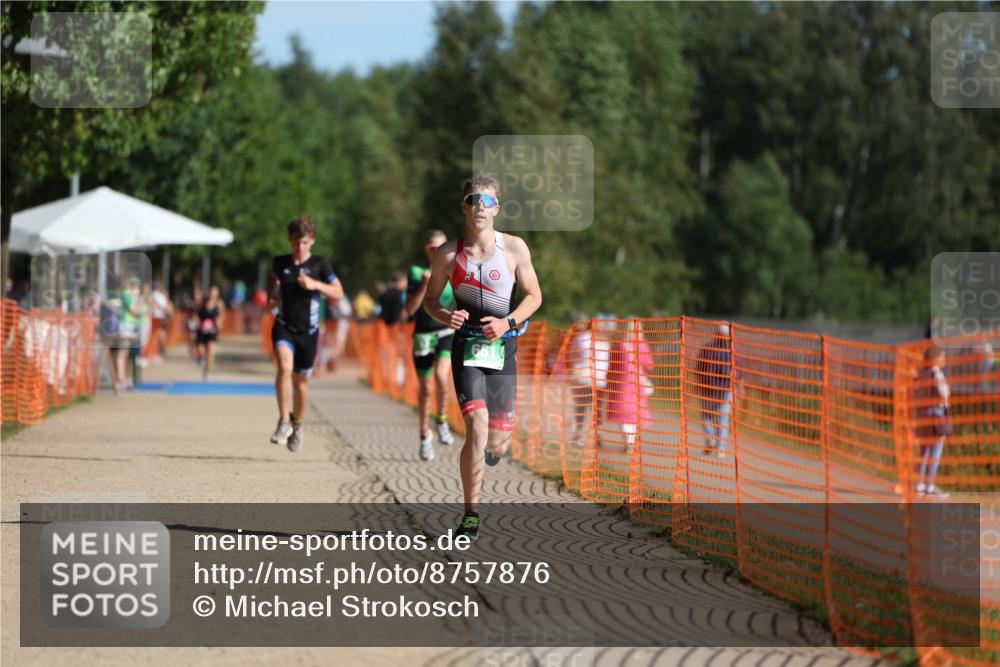 07.09.2025 - 19. Norderstedt Triathlon Michael Strokosch http://msf.ph/oto/8757876 07.09.2025 10:43:35 Laufen 87, 93, 661, 676 meine-sportfotos.de