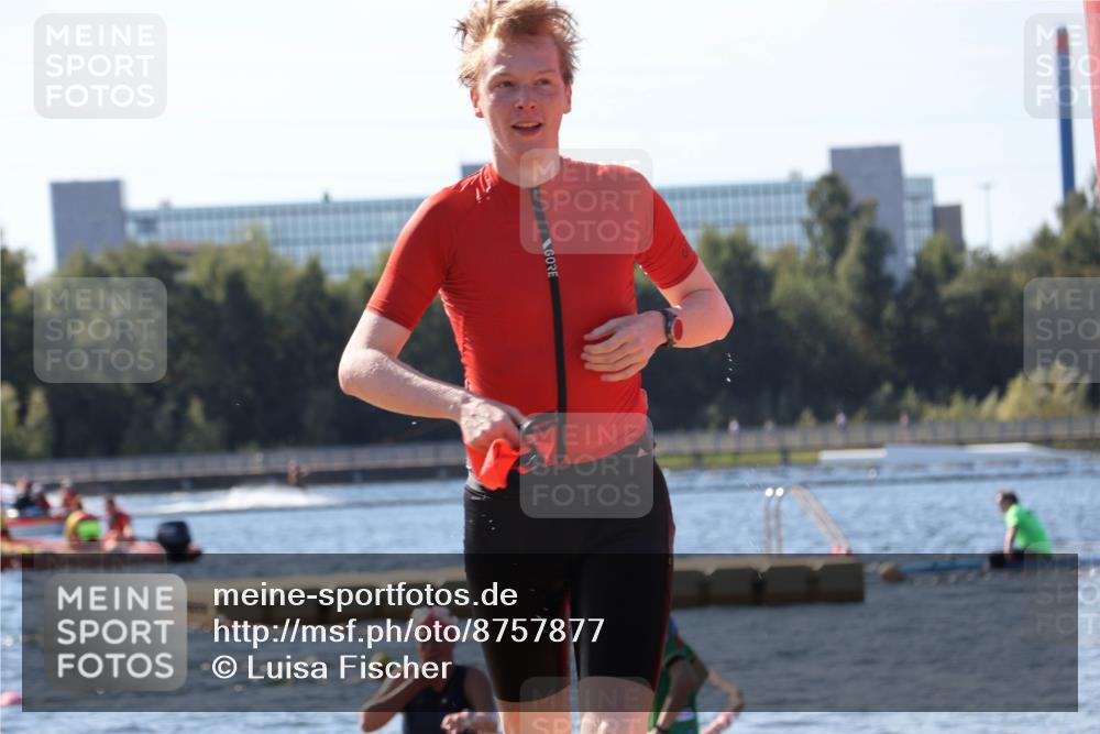 07.09.2025 - 19. Norderstedt Triathlon Luisa Fischer http://msf.ph/oto/8757877 07.09.2025 11:48:34 Schwimmen 808 meine-sportfotos.de