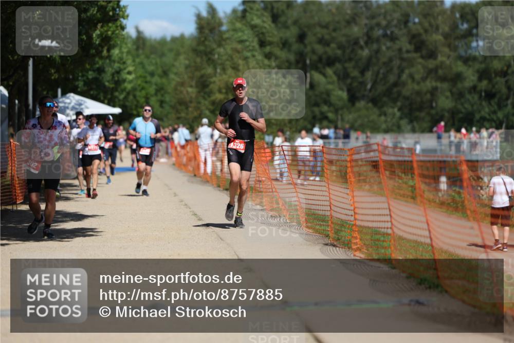 07.09.2025 - 19. Norderstedt Triathlon Michael Strokosch http://msf.ph/oto/8757885 07.09.2025 13:13:38 Laufen 302, 745, 780, 1326 meine-sportfotos.de