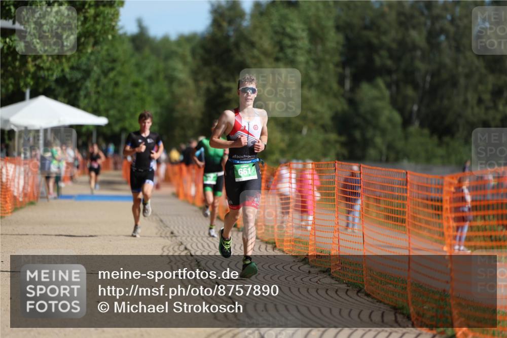 07.09.2025 - 19. Norderstedt Triathlon Michael Strokosch http://msf.ph/oto/8757890 07.09.2025 10:43:35 Laufen 87, 93, 661, 676 meine-sportfotos.de