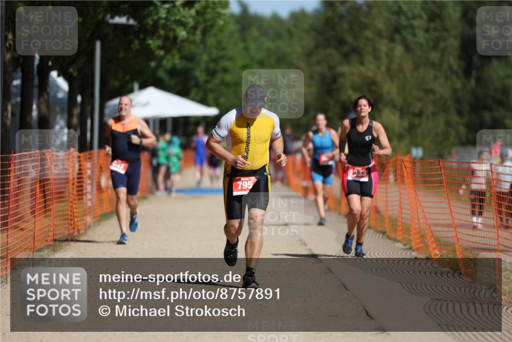 07.09.2025 - 19. Norderstedt Triathlon Michael Strokosch http://msf.ph/oto/8757891 07.09.2025 12:05:08 Laufen 795, 833, 1333 meine-sportfotos.de