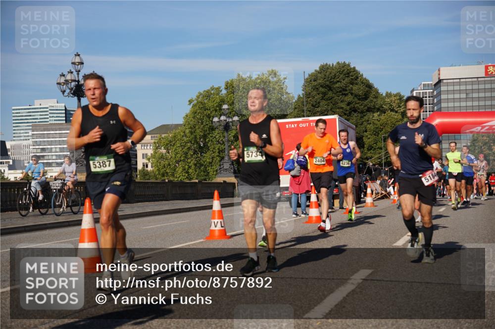 07.09.2025 - BARMER Alsterlauf Yannick Fuchs http://msf.ph/oto/8757892 07.09.2025 09:38:58 Laufen 5387, 5734, 2404, 8236, 5184 meine-sportfotos.de