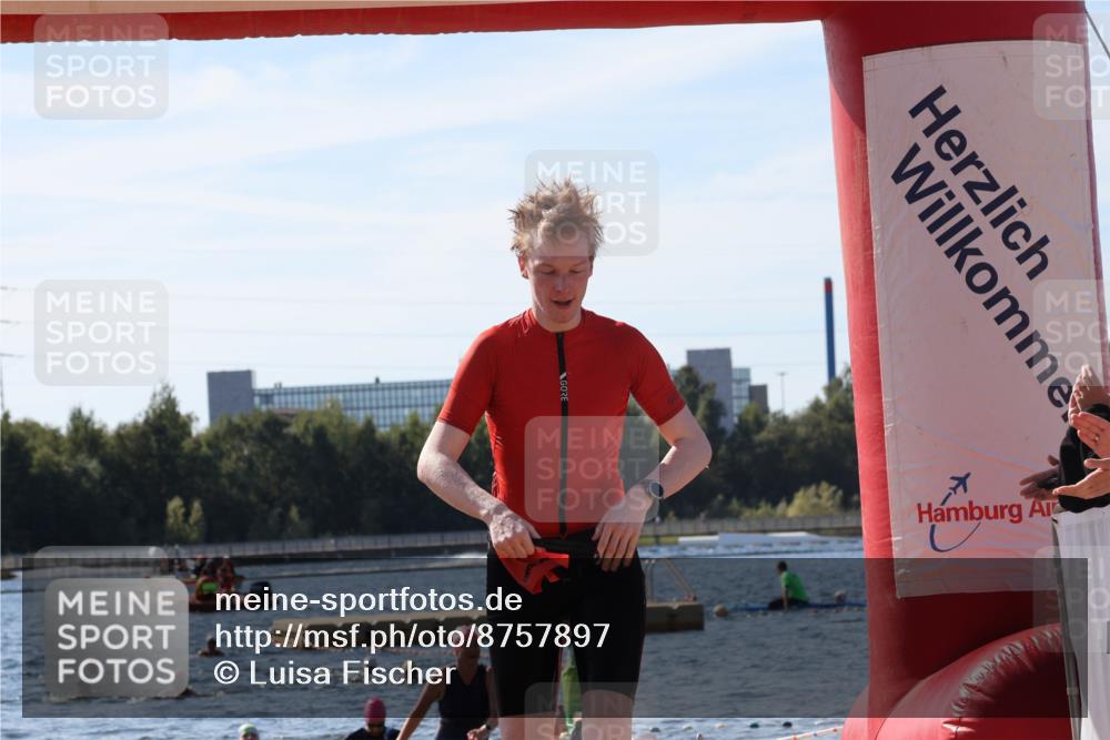 07.09.2025 - 19. Norderstedt Triathlon Luisa Fischer http://msf.ph/oto/8757897 07.09.2025 11:48:35 Schwimmen 808 meine-sportfotos.de