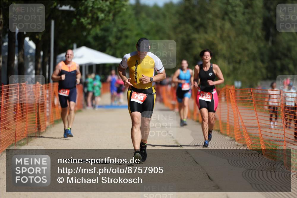 07.09.2025 - 19. Norderstedt Triathlon Michael Strokosch http://msf.ph/oto/8757905 07.09.2025 12:05:08 Laufen 795, 833, 1333 meine-sportfotos.de