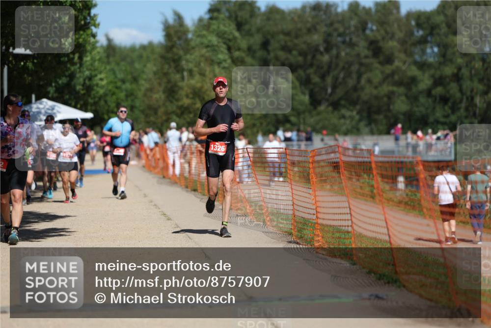 07.09.2025 - 19. Norderstedt Triathlon Michael Strokosch http://msf.ph/oto/8757907 07.09.2025 13:13:38 Laufen 302, 745, 780, 1326 meine-sportfotos.de