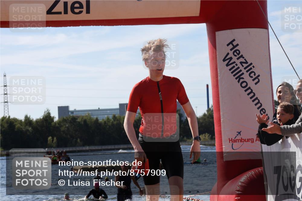 07.09.2025 - 19. Norderstedt Triathlon Luisa Fischer http://msf.ph/oto/8757909 07.09.2025 11:48:35 Schwimmen 808 meine-sportfotos.de