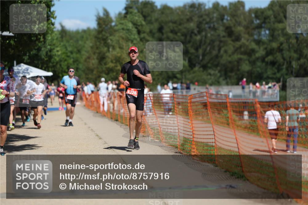07.09.2025 - 19. Norderstedt Triathlon Michael Strokosch http://msf.ph/oto/8757916 07.09.2025 13:13:38 Laufen 302, 745, 780, 1326 meine-sportfotos.de